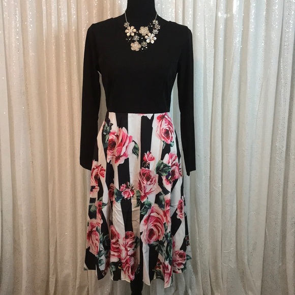 Vintage Floral Print Belted 1950s Dress - Picture 2 of 8